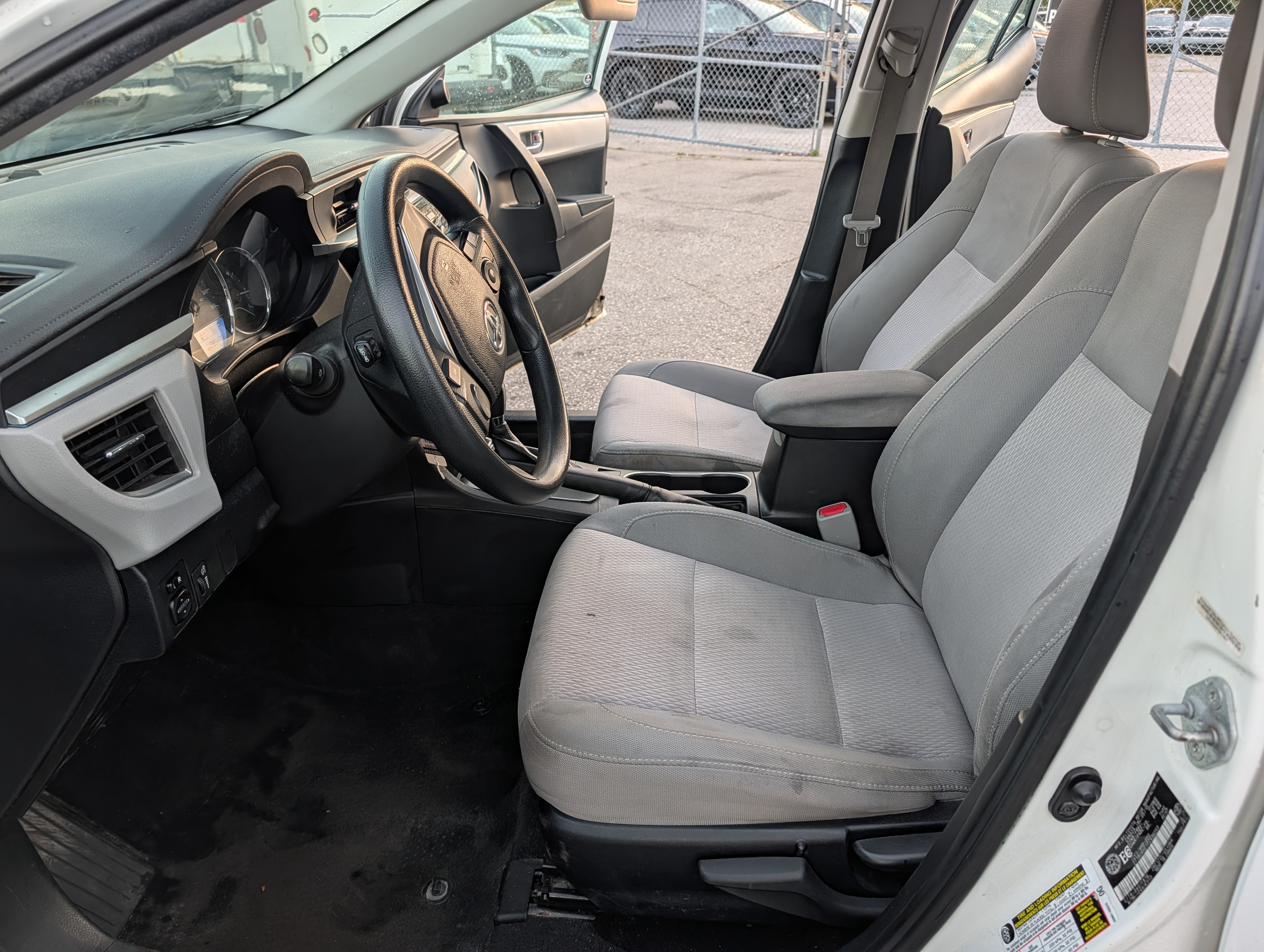 2015 Toyota Corolla - Photo 10