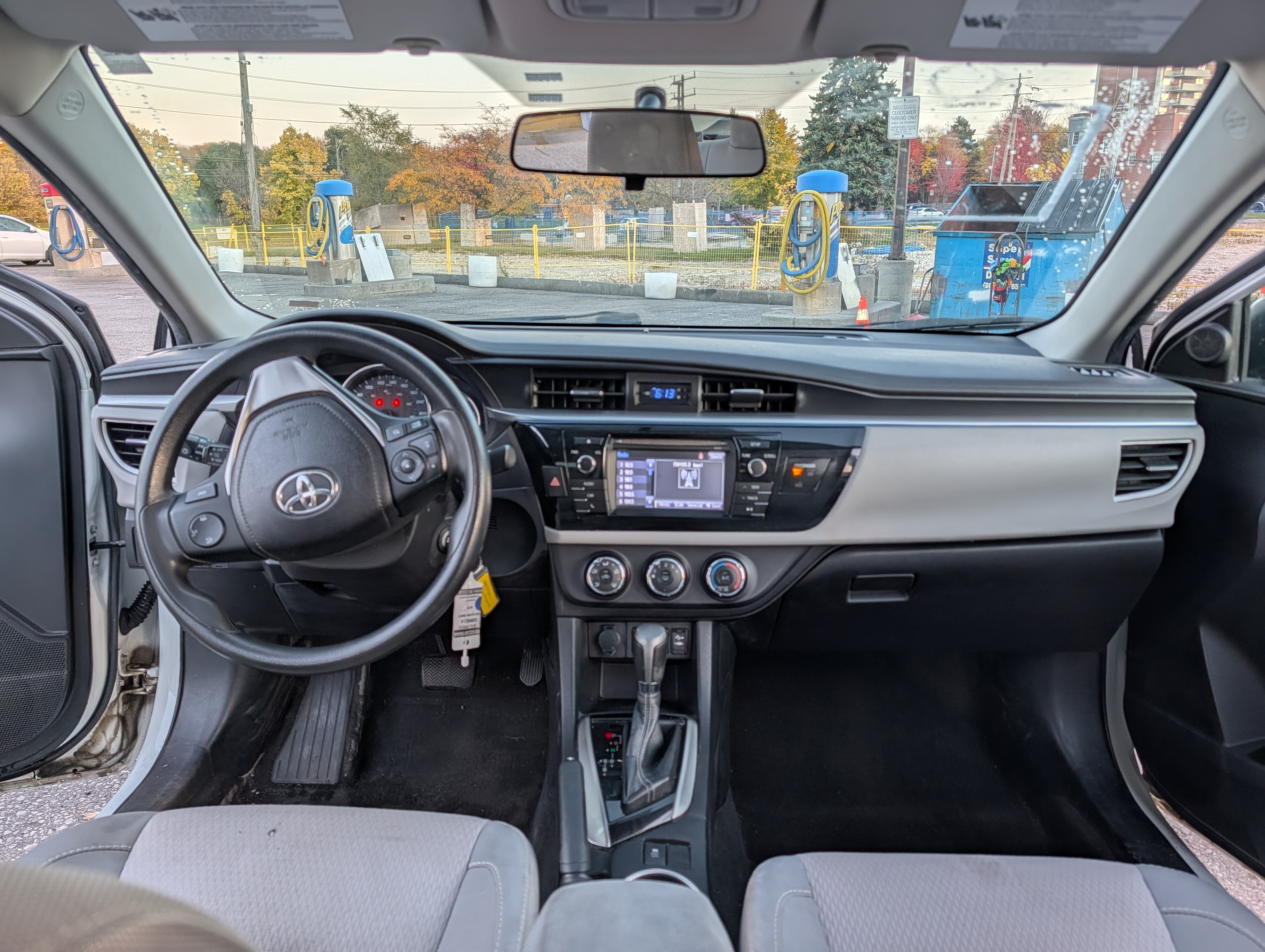2015 Toyota Corolla - Photo 11