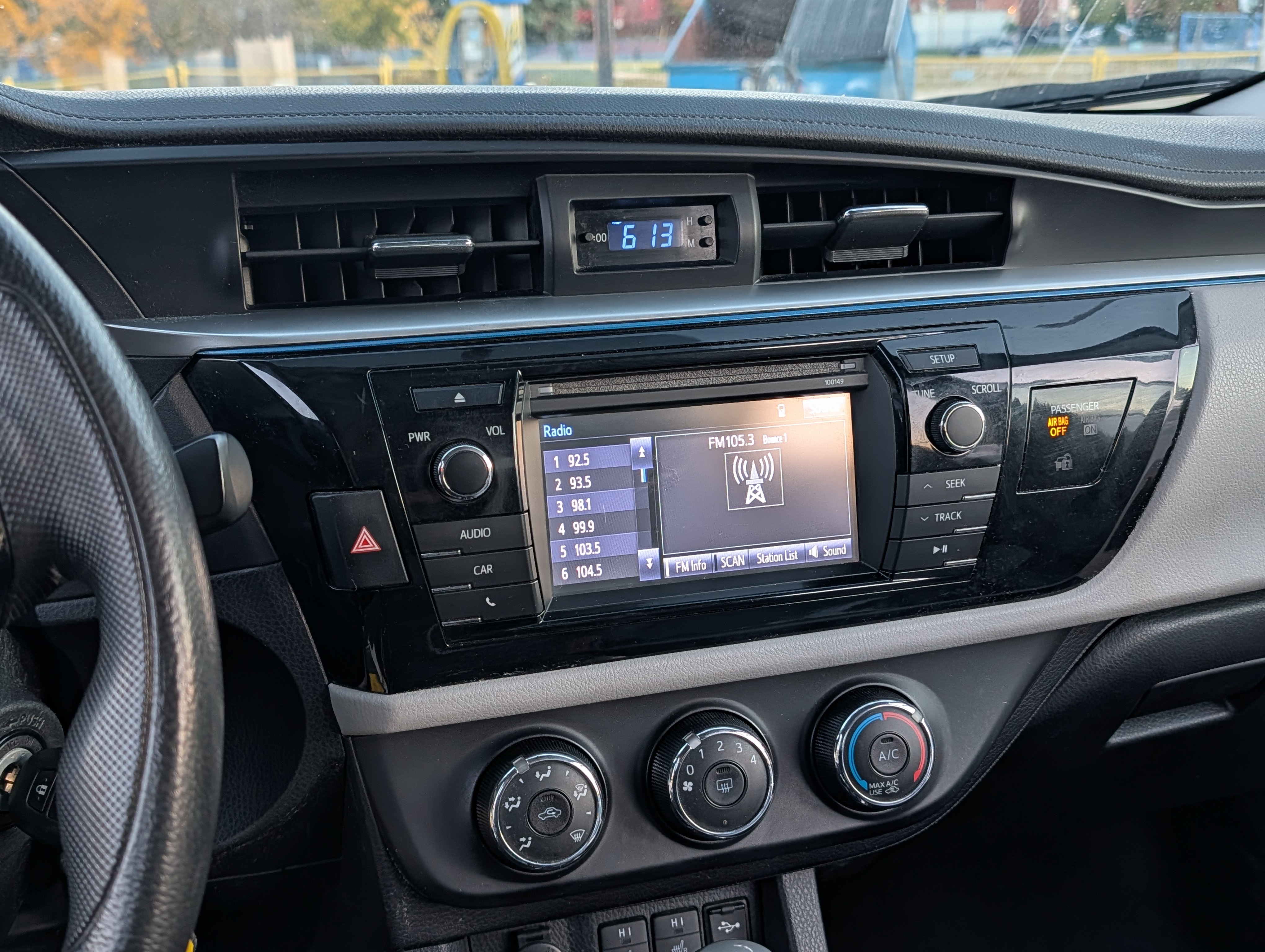 2015 Toyota Corolla - Photo 14
