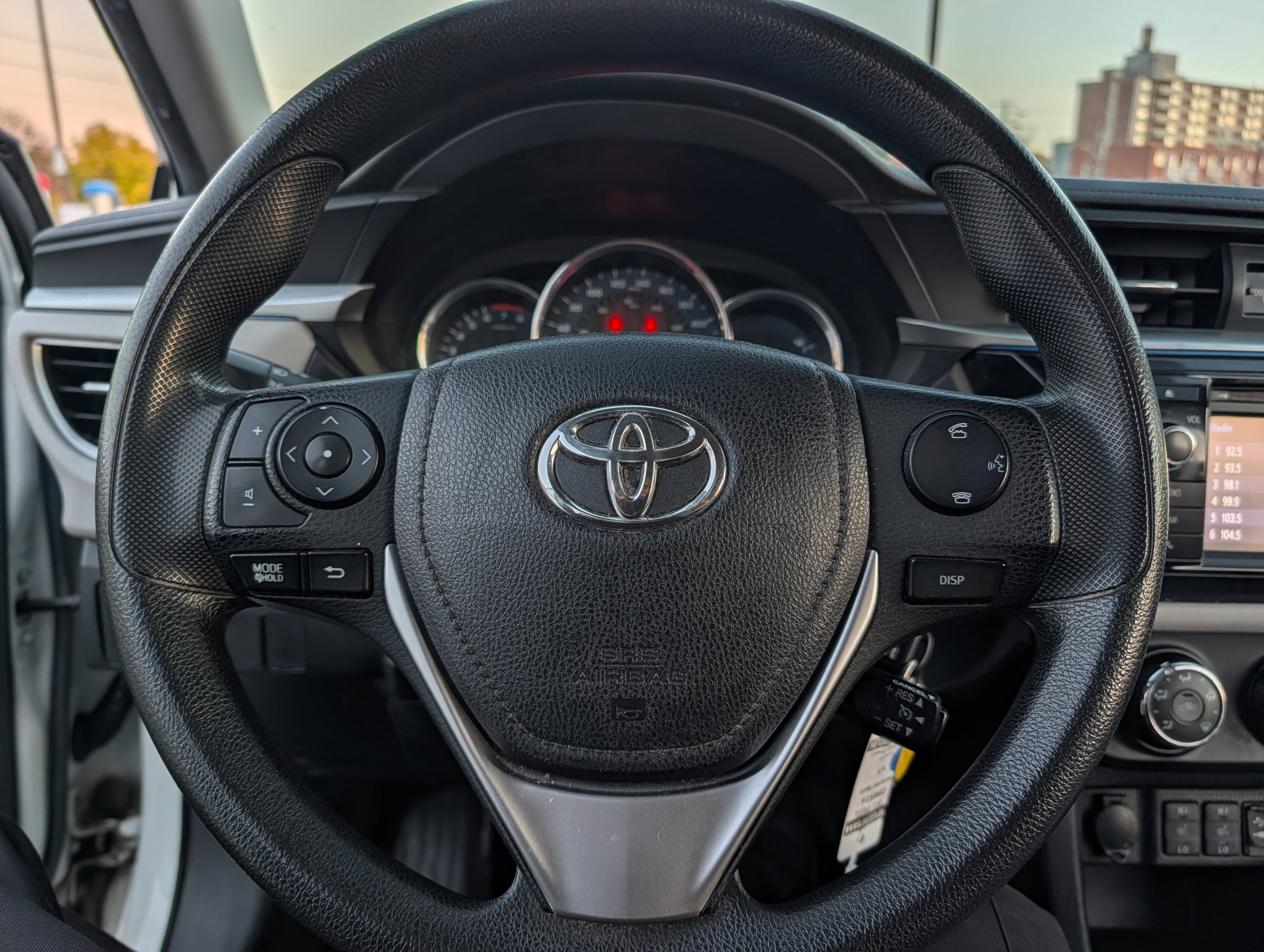 2015 Toyota Corolla - Photo 16