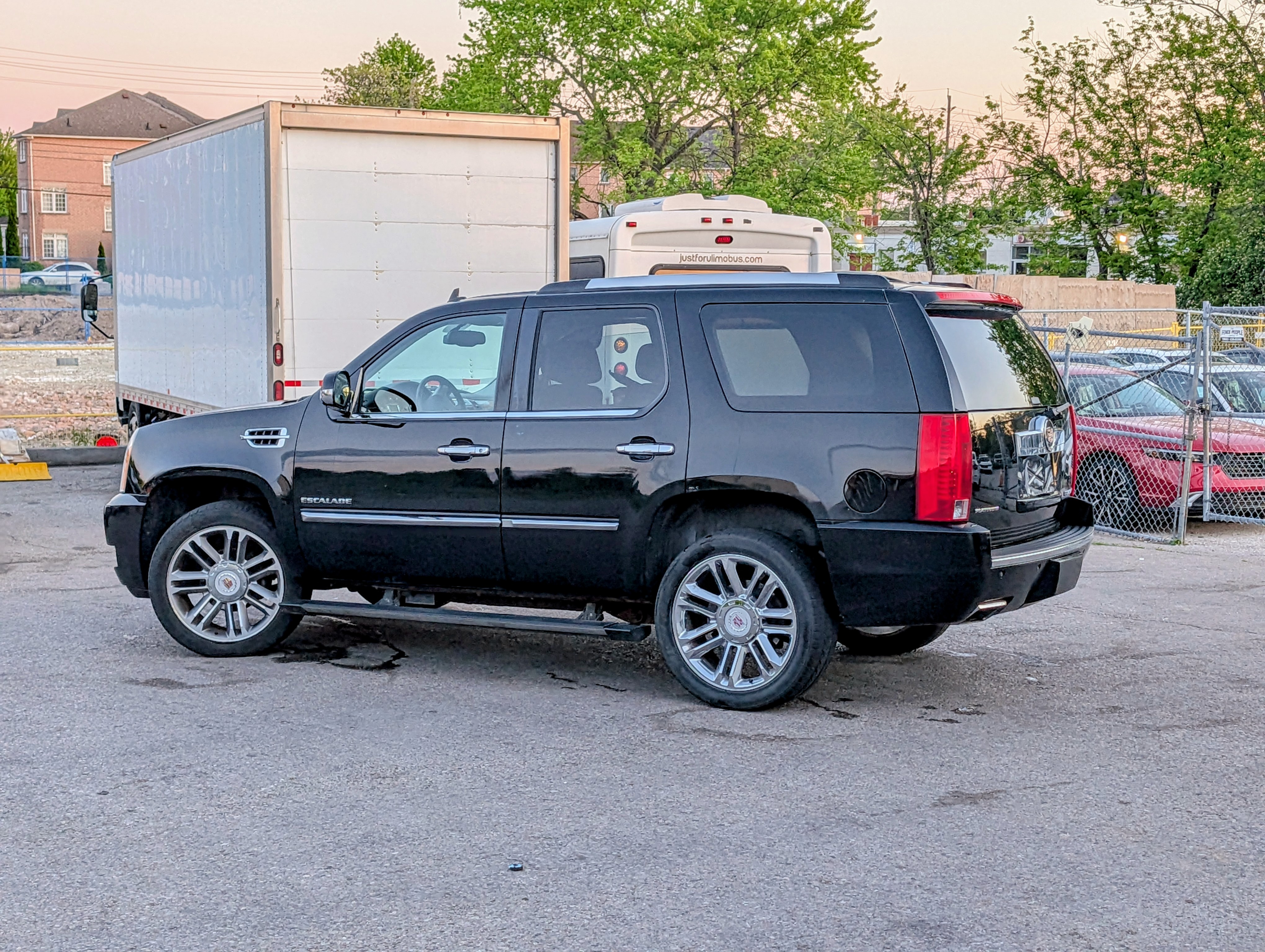 2013 Cadillac Escalade - Photo 2