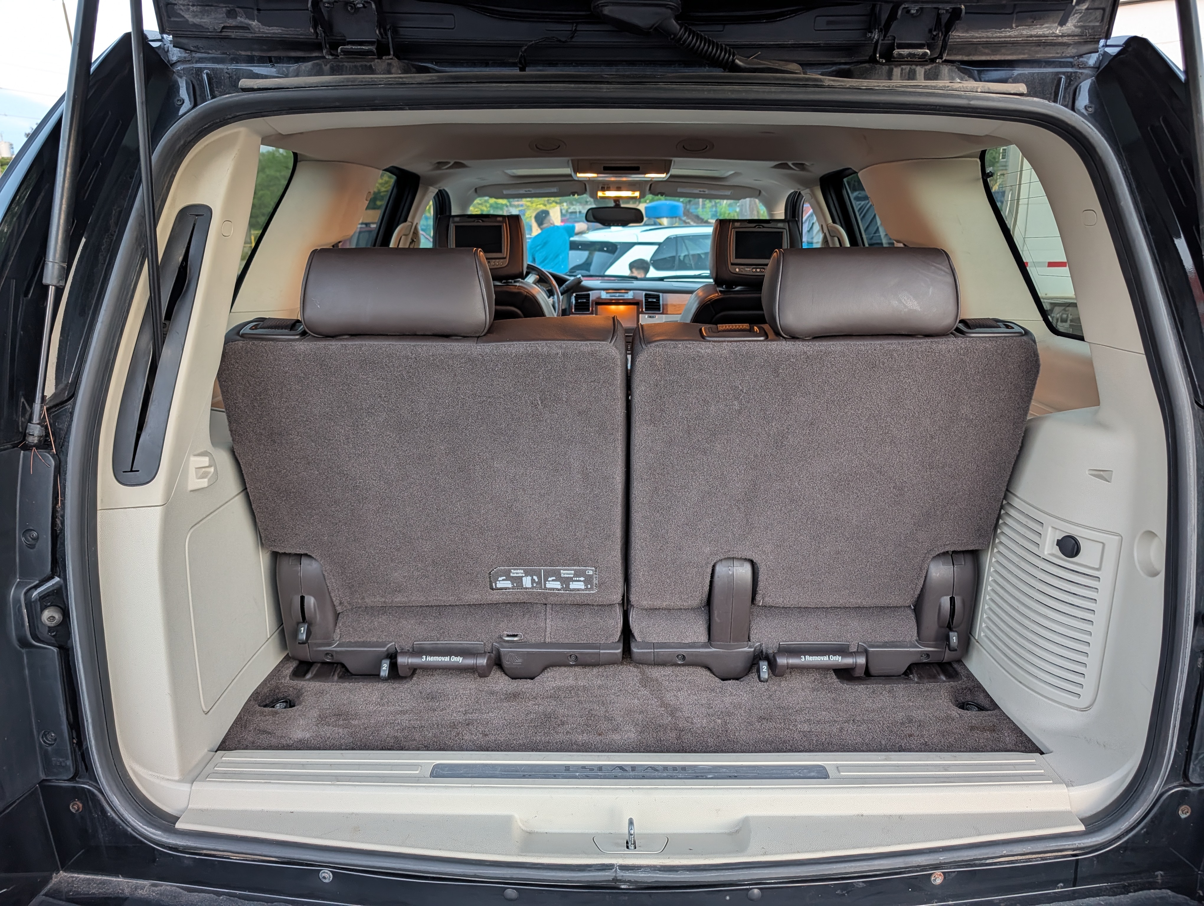 2013 Cadillac Escalade - Photo 7
