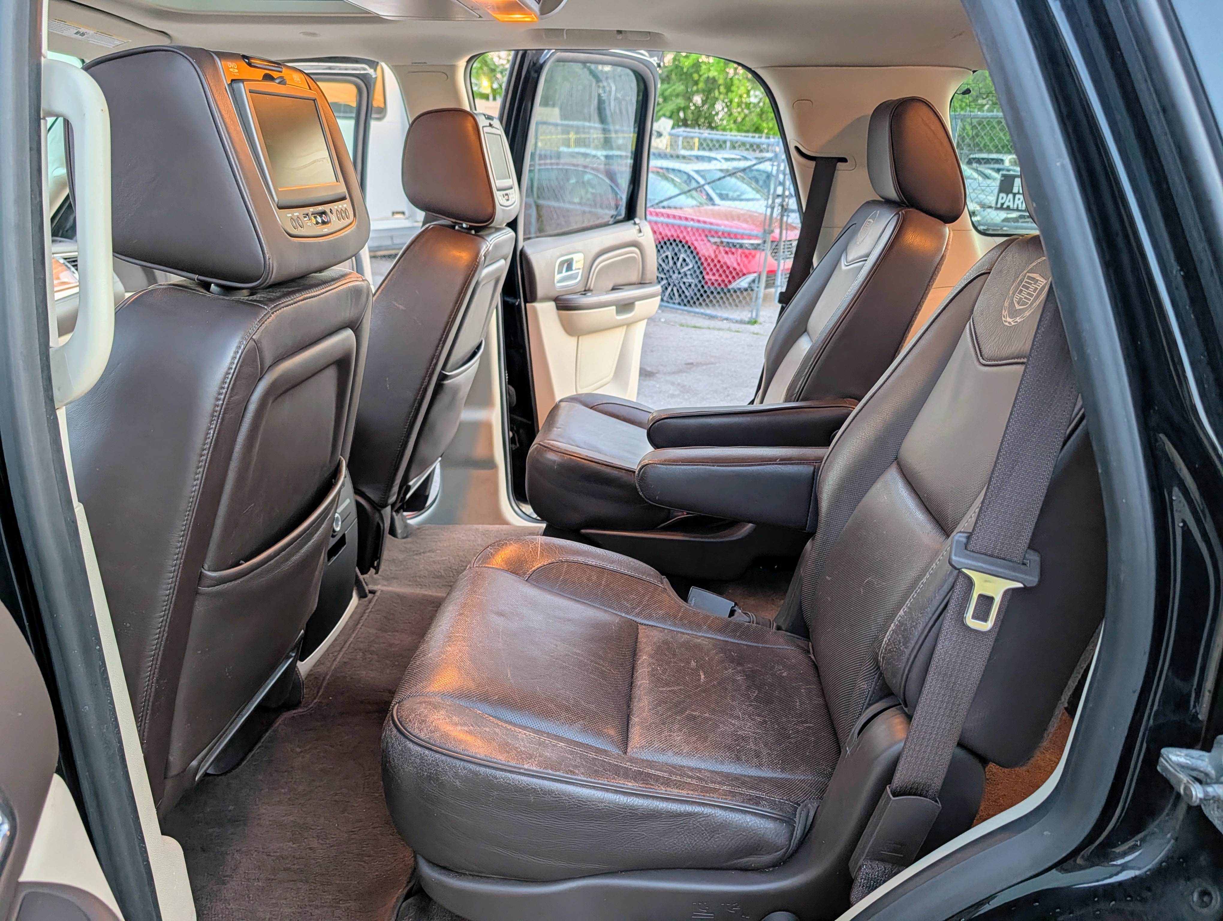 2013 Cadillac Escalade - Photo 9
