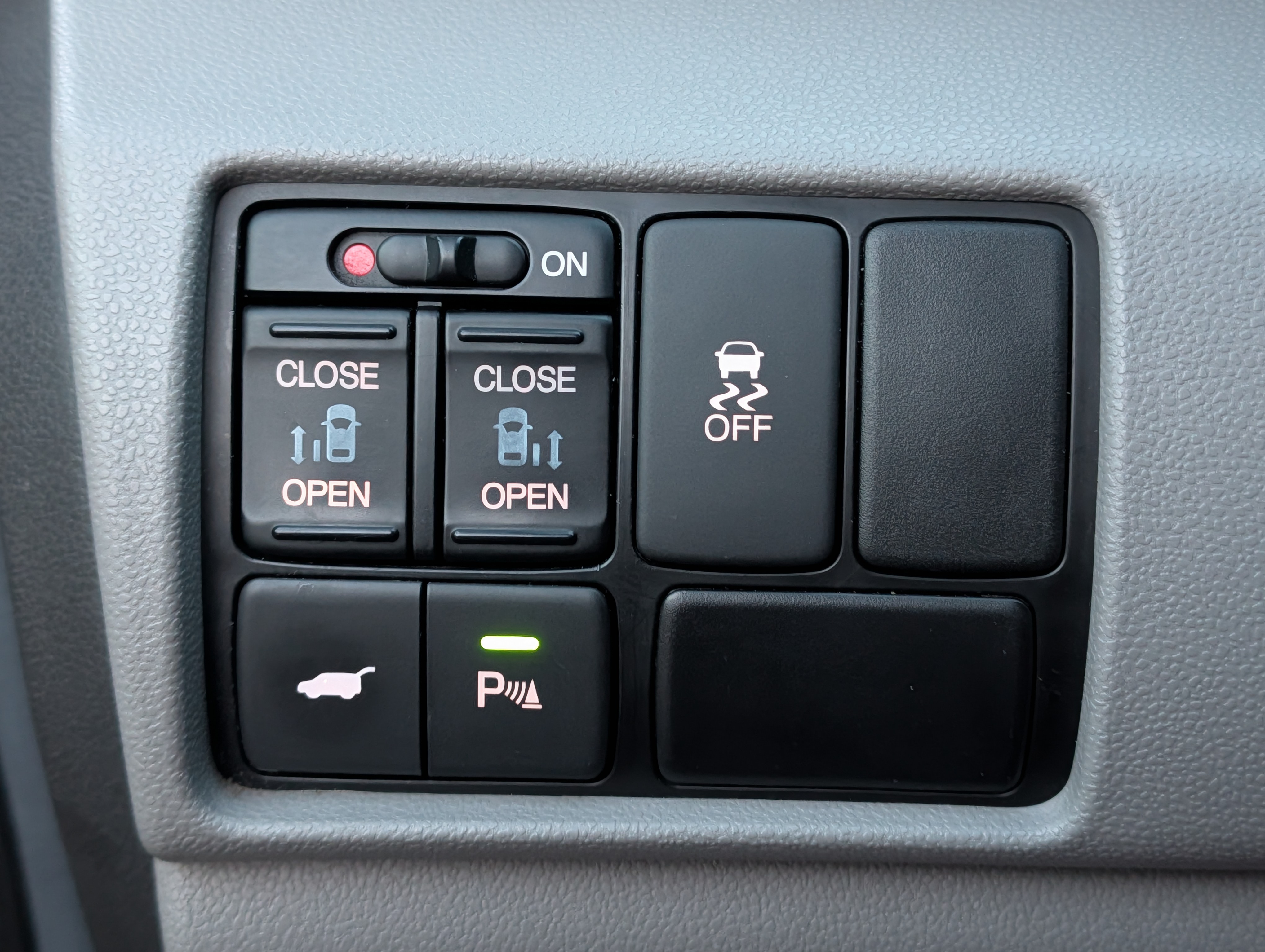 2011 Honda Odyssey - Photo 18