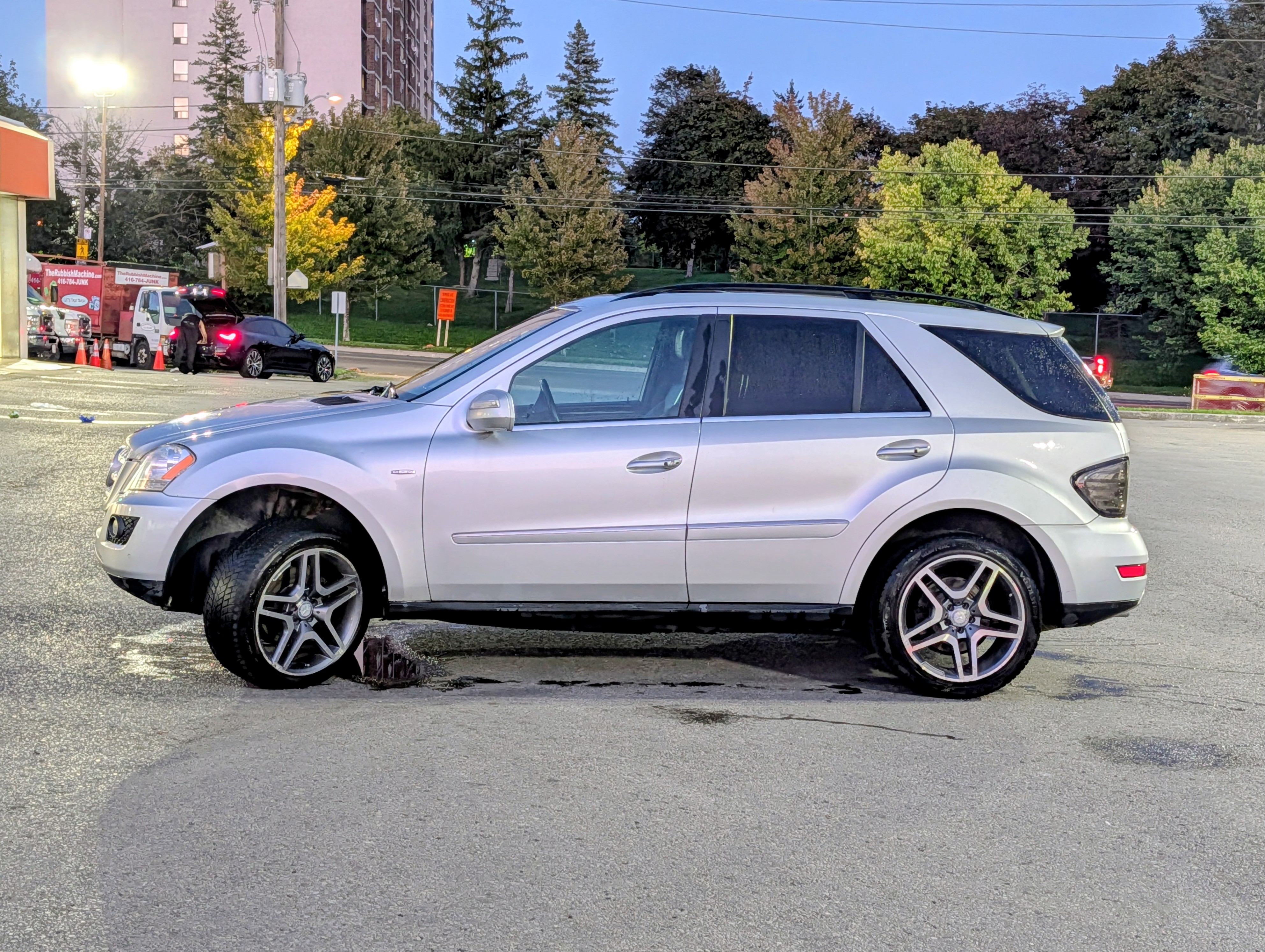 2010 Mercedes-Benz ML - Photo 2