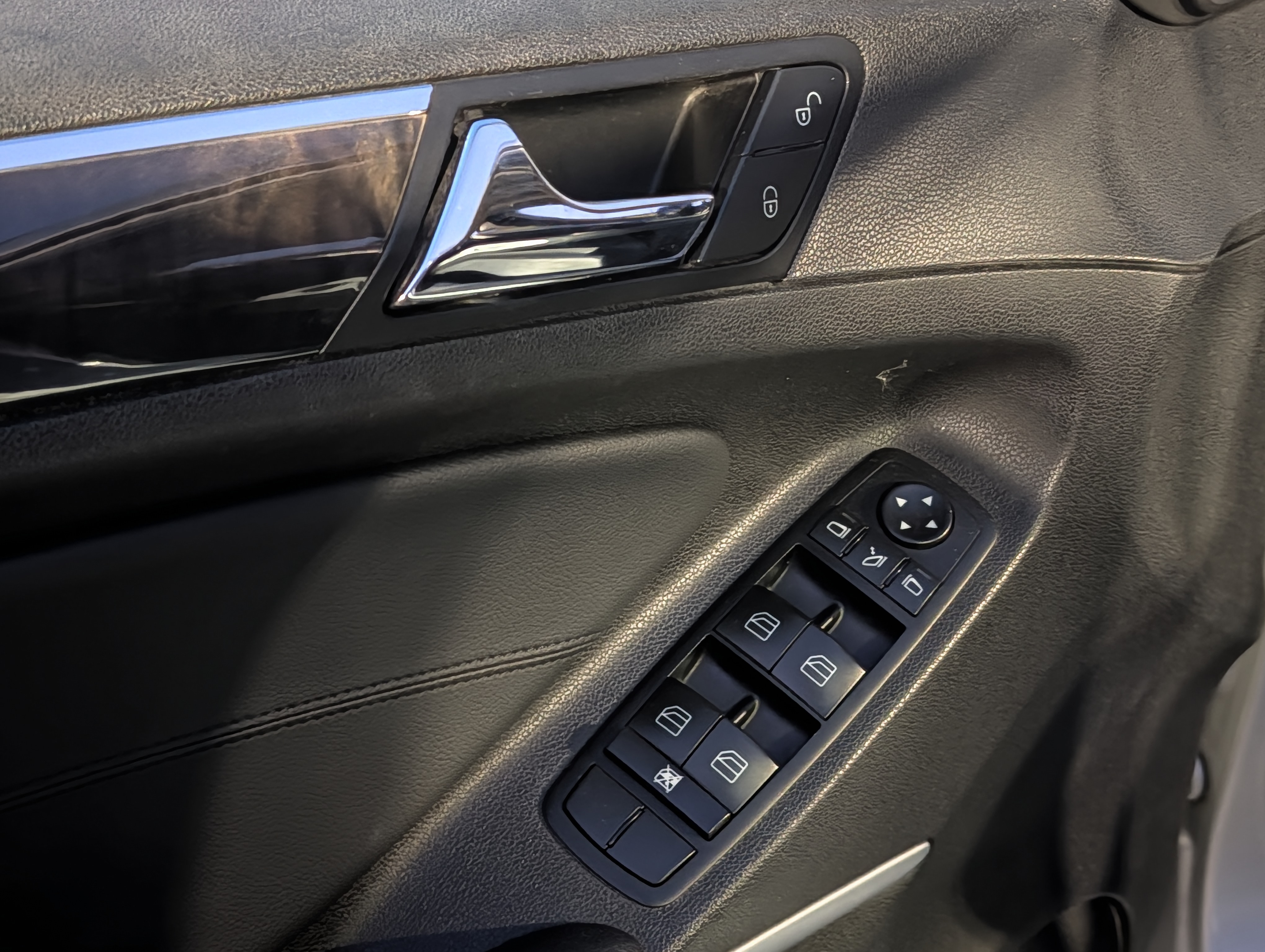 2010 Mercedes-Benz ML - Photo 9