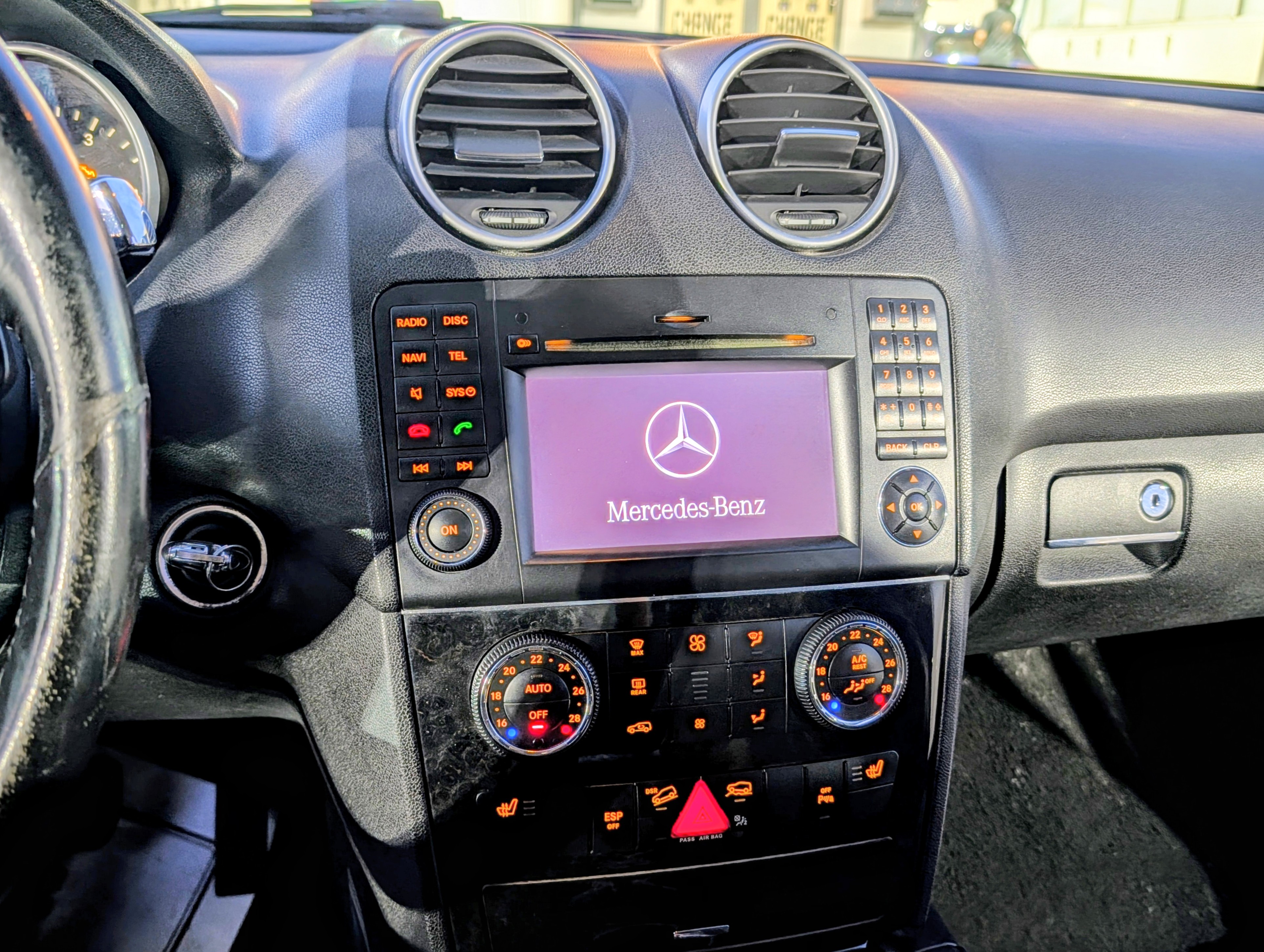 2010 Mercedes-Benz ML - Photo 10